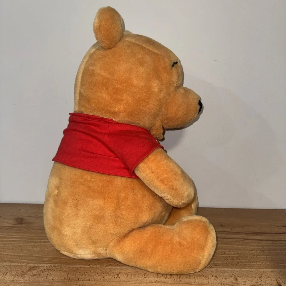 VTG Walt Disney Company Winnie the Pooh Bear 20